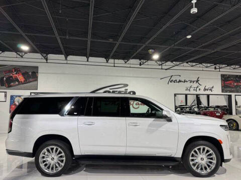 2024 Cadillac Escalade ESV Luxury