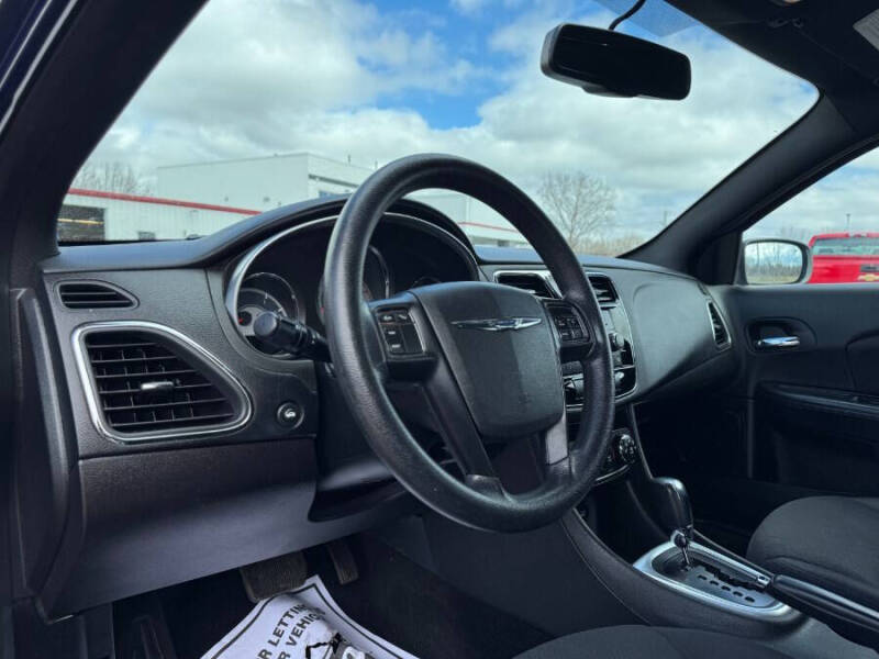 2014 Chrysler 200 LX