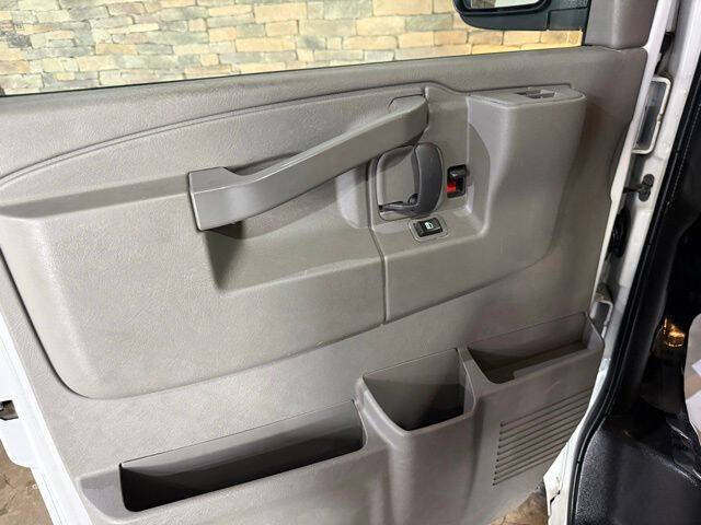 2016 GMC Savana 2500