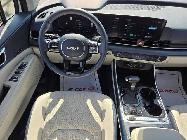 2025 Kia Carnival SX