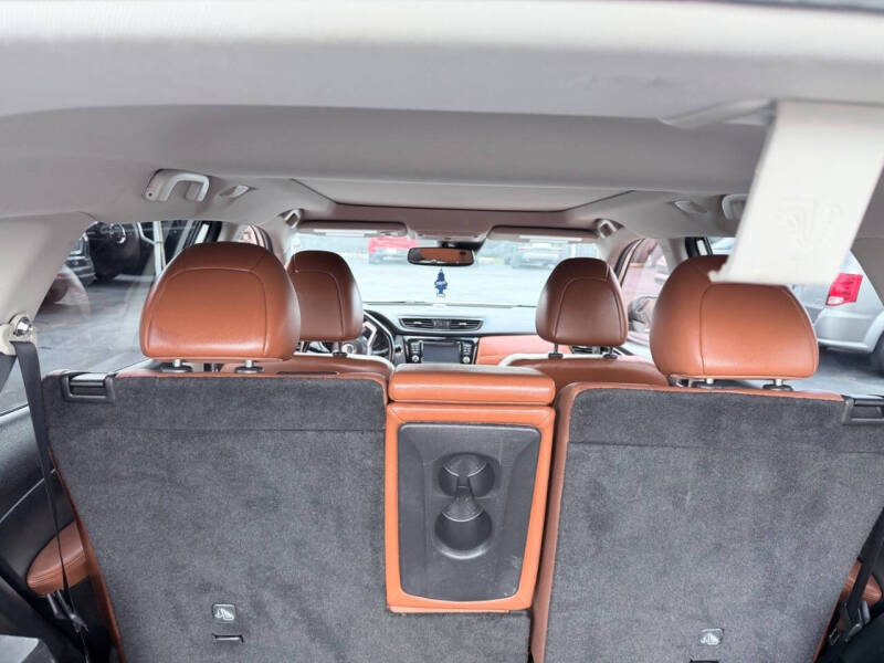 2017 Nissan Rogue SL