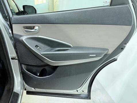 2017 Hyundai Santa Fe SE