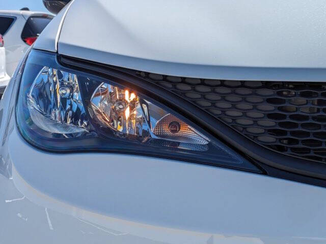 2026 Chrysler Voyager LX