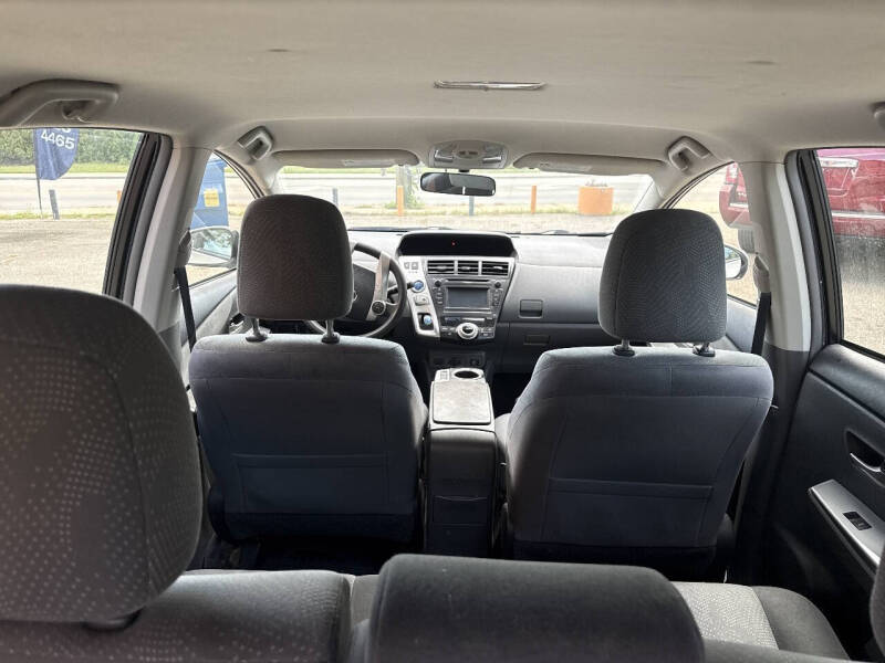 2014 Toyota Prius v Two