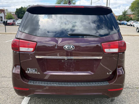 2017 Kia Sedona LX