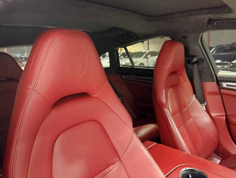 2017 Porsche Panamera Turbo