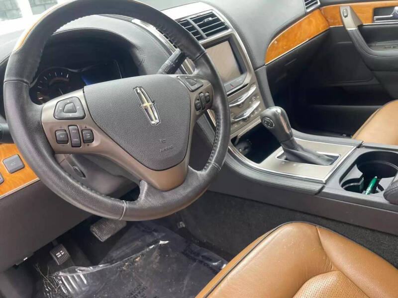 2012 Lincoln MKX Base photo 17