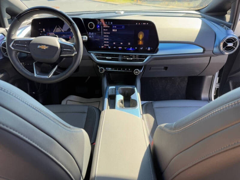 2024 Chevrolet Equinox EV LT