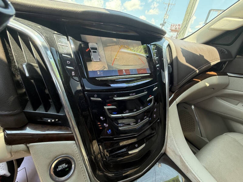 2017 Cadillac Escalade Luxury