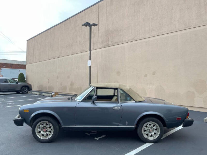 1982 FIAT 124 Spider