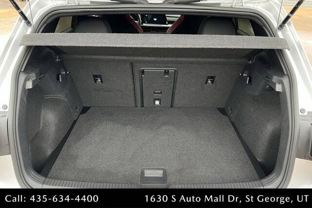 2022 Volkswagen Golf GTI SE