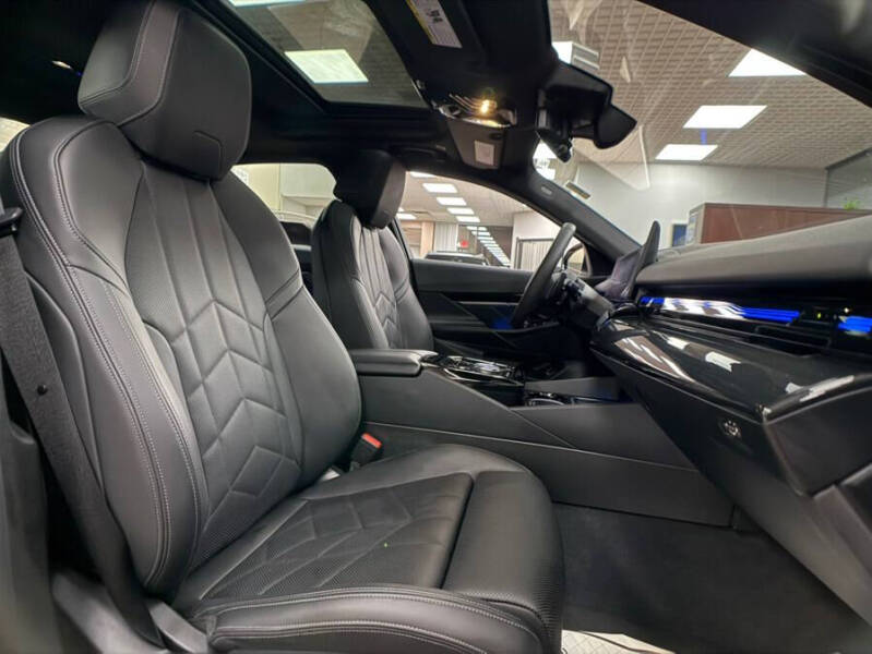 2025 BMW 5 Series 530i xDrive