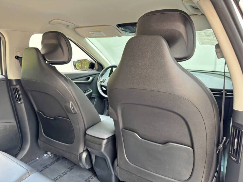 2024 Kia EV6 Light