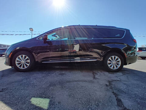 2017 Chrysler Pacifica Touring Plus