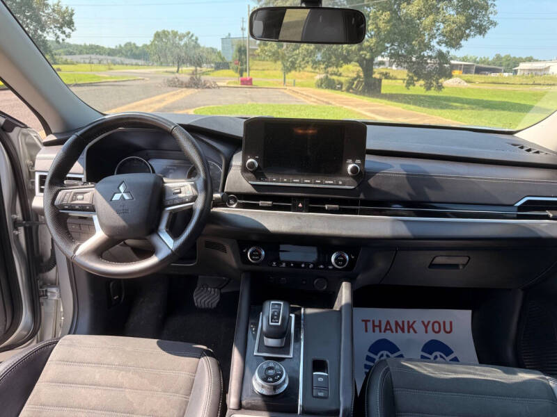 2024 Mitsubishi Outlander SE