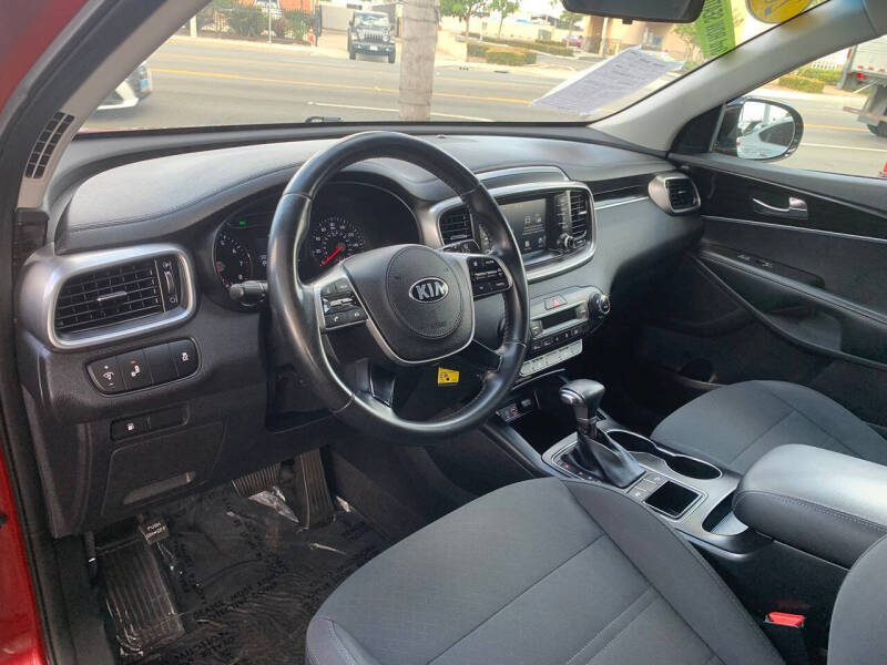 2019 Kia Sorento S V6