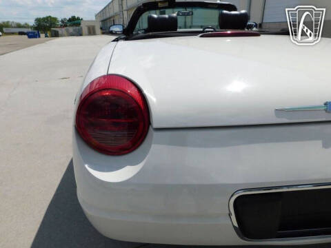 2002 Ford Thunderbird Deluxe