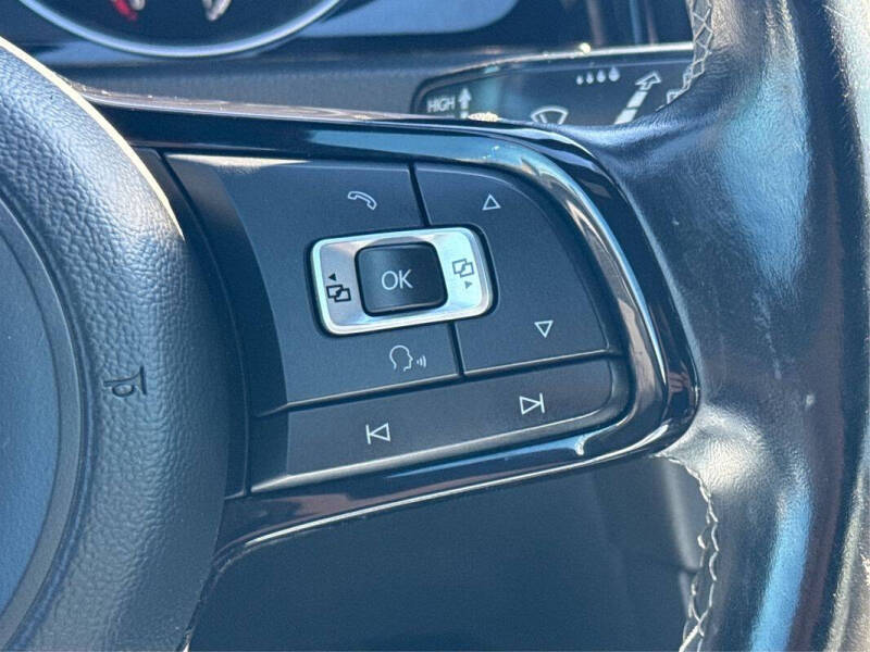 2016 Volkswagen Golf R 4Motion