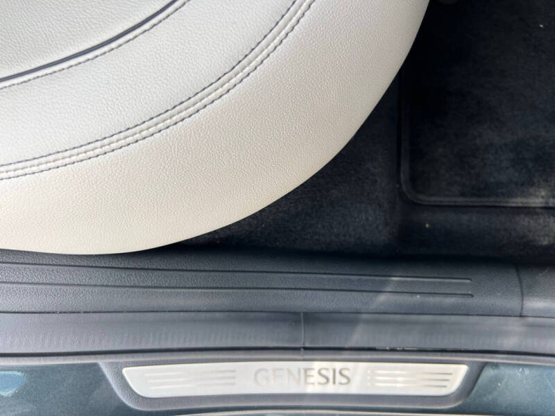 2023 Genesis G70
