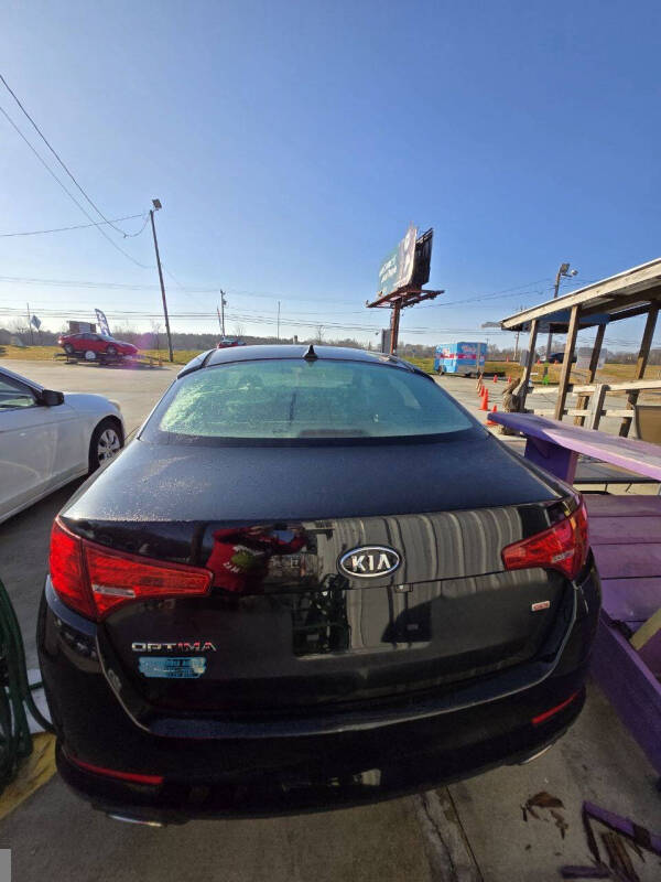 2011 Kia Optima LX photo 4