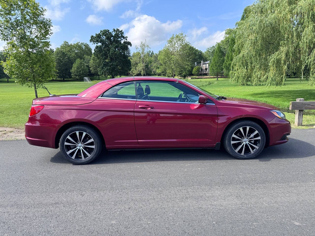 2014 Chrysler 200 25