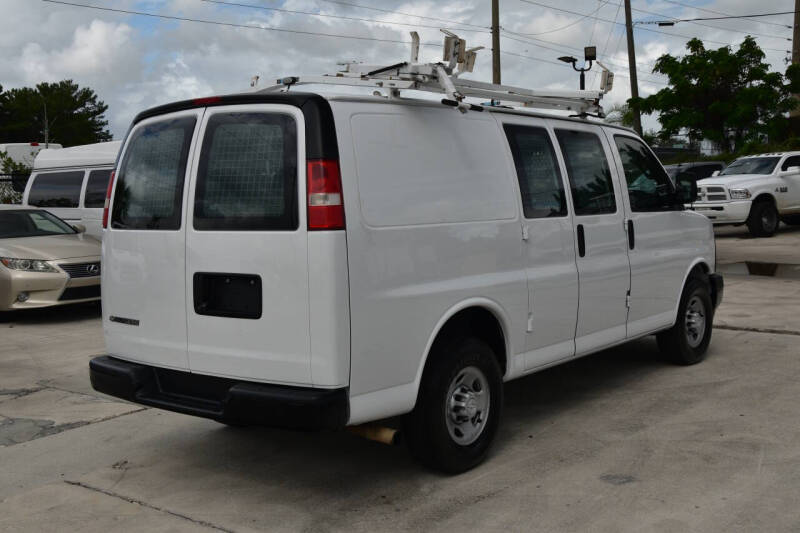 2017 Chevrolet Express 2500