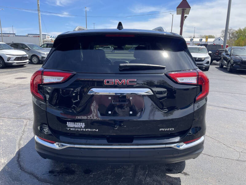 2023 GMC Terrain SLT