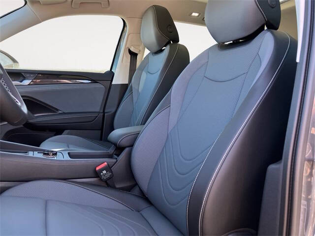 2025 Volkswagen Tiguan SE 4Motion