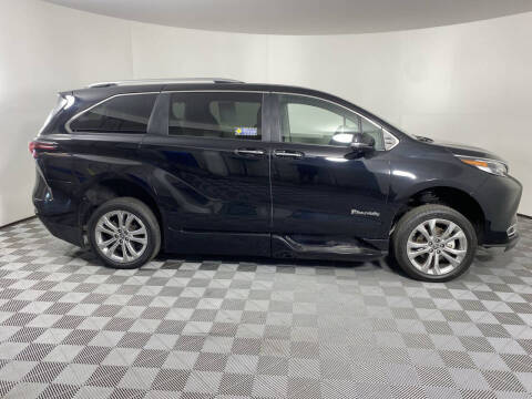 2022 Toyota Sienna Platinum 7-Passenger