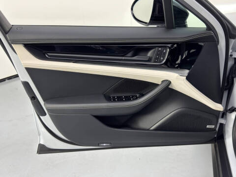 2024 Porsche Panamera 4