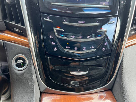 2017 Cadillac Escalade Luxury