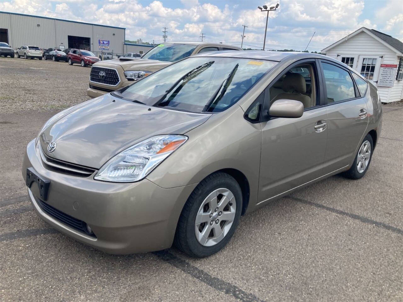 Gold 2005 Toyota Prius Base 4dr Hatchback 2