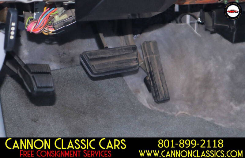 1984 Lincoln Town Car Signature