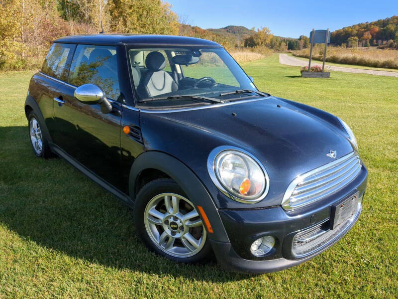 2013 MINI Hardtop for sale at Village Car Company in Hinesburg VT