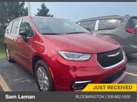 2024 Chrysler Pacifica for sale at Sam Leman CDJR Bloomington in Bloomington IL