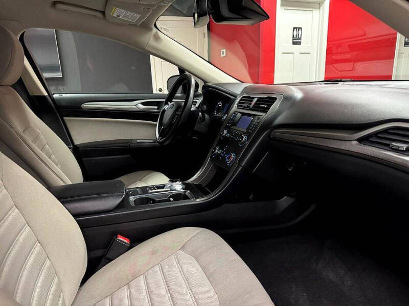 2019 Ford Fusion S