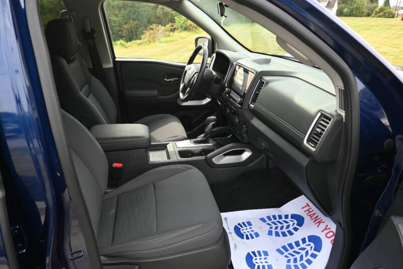 2022 Nissan Frontier SV