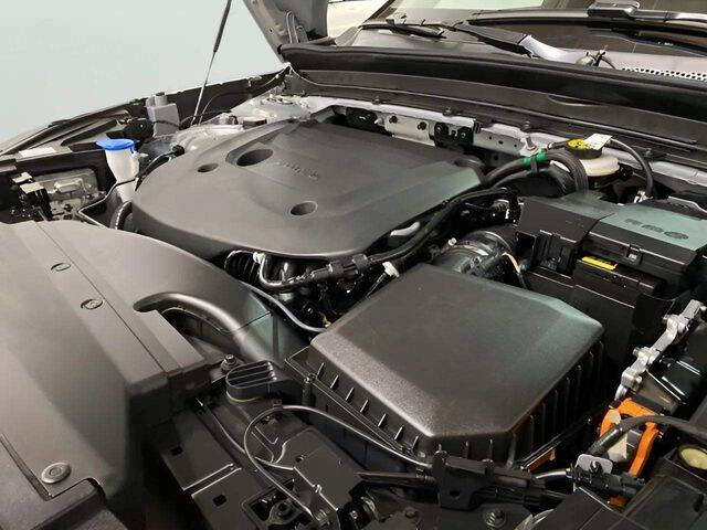 2025 Volvo XC40 B5 Plus Bright Theme