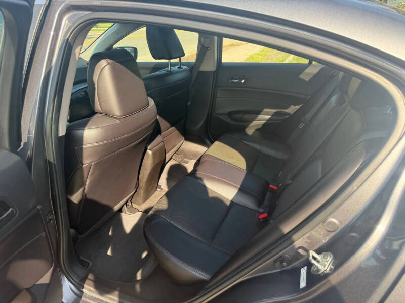 2013 Acura ILX 2.0L w/Tech