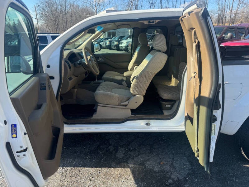 2005 Nissan Frontier SE photo 19