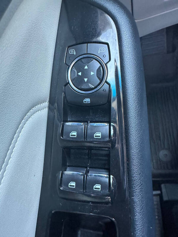 2017 Ford Edge Titanium
