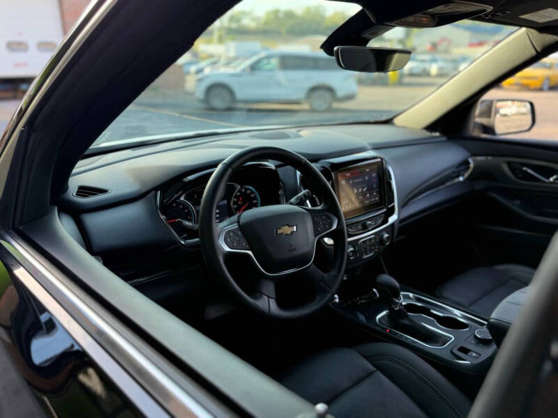 2023 Chevrolet Traverse LT Leather
