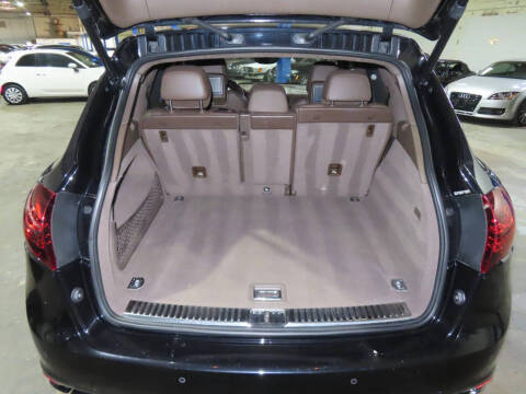 2014 Porsche Cayenne GTS