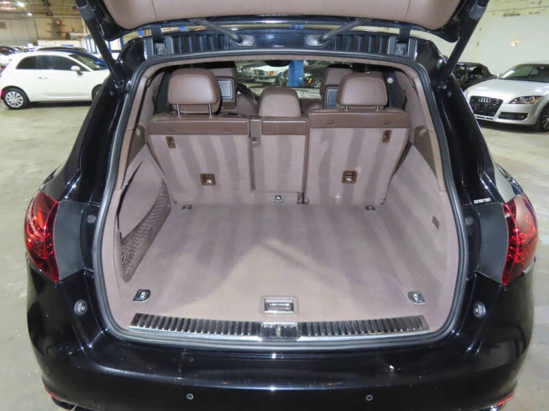 2014 Porsche Cayenne GTS