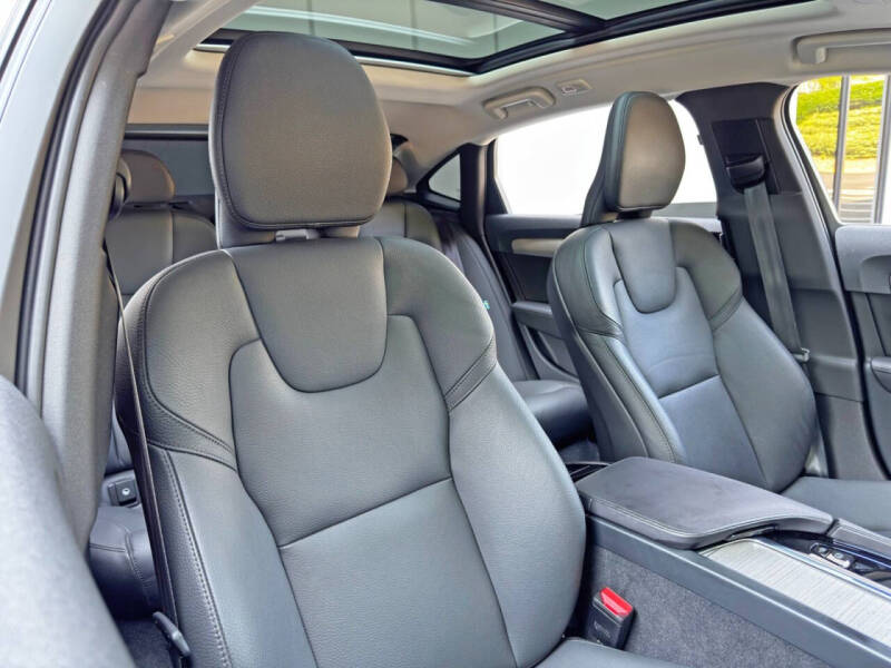 2023 Volvo S90 B6 Plus