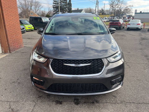 2022 Chrysler Pacifica for sale at Andy Auto Sales in Warren MI