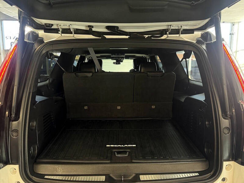 2017 Cadillac Escalade ESV Platinum