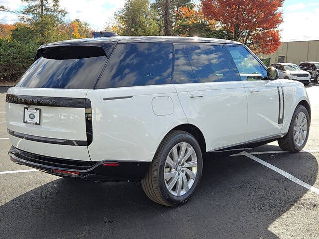 2025 Land Rover Range Rover P400 SE LWB