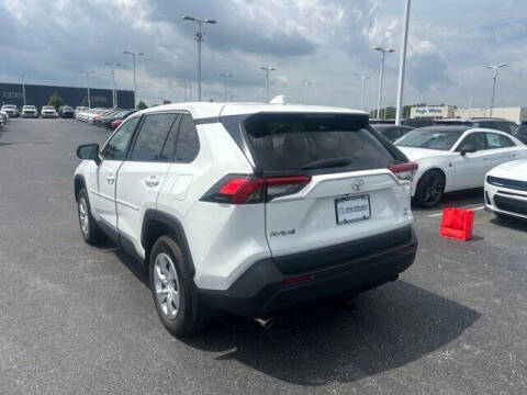 2024 Toyota RAV4 LE