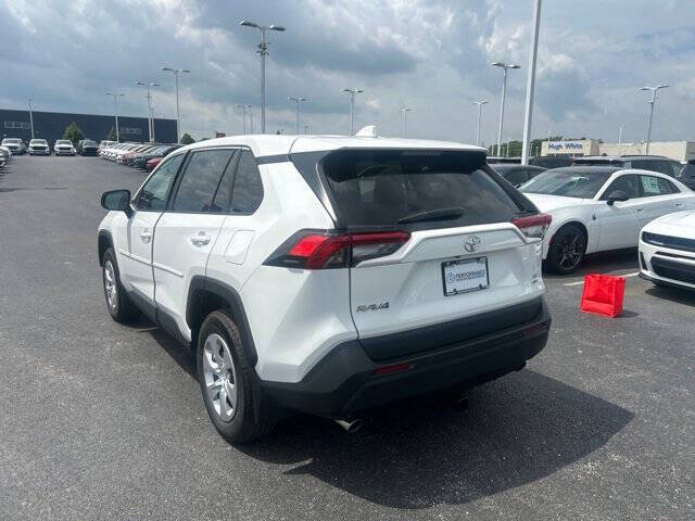 2024 Toyota RAV4 LE